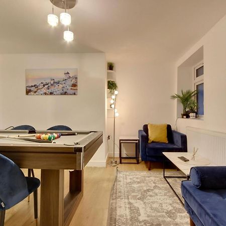 Southsea Getaway Apartment With Pool Table And Hot Tub Portsmouth Ngoại thất bức ảnh