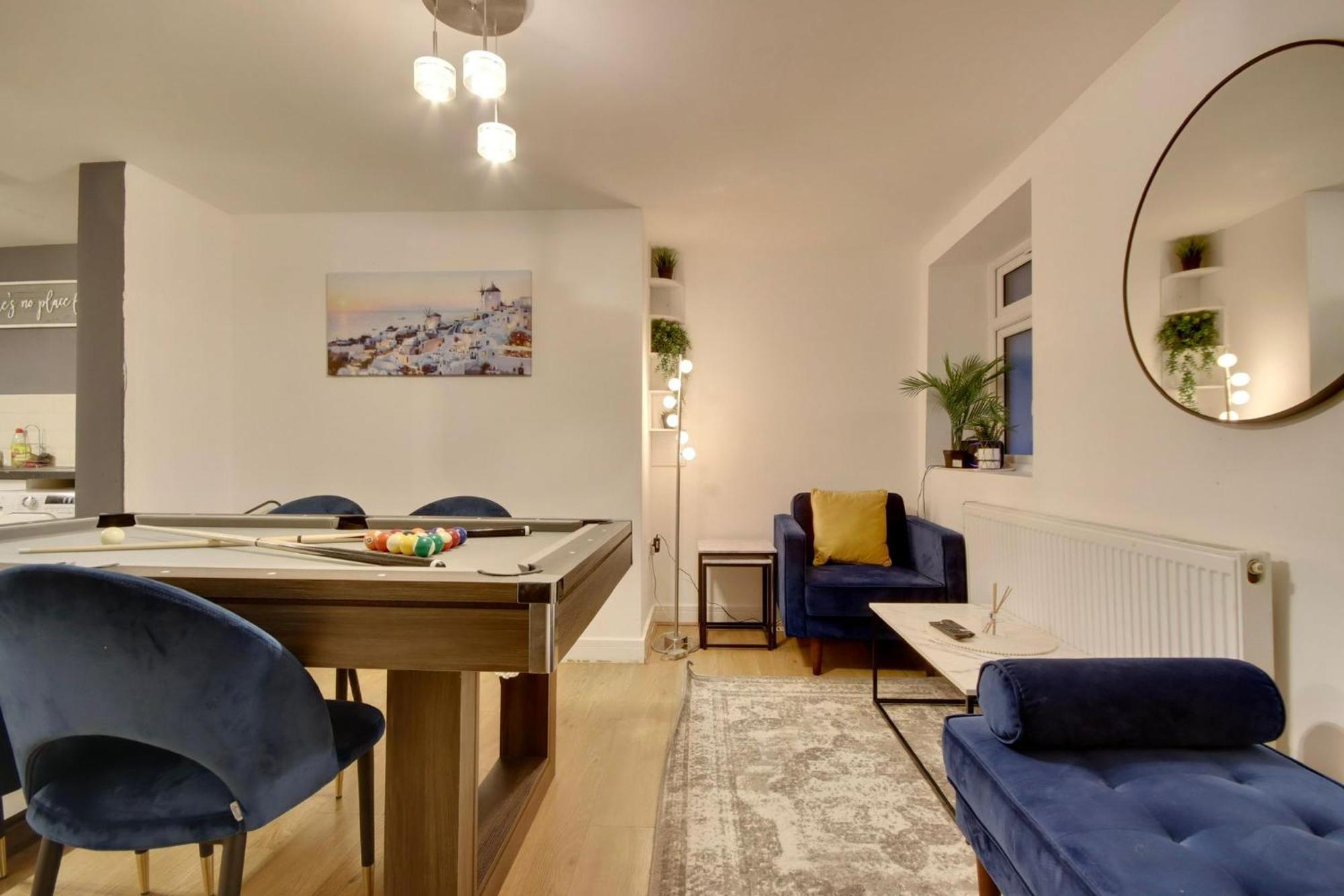 Southsea Getaway Apartment With Pool Table And Hot Tub Portsmouth Ngoại thất bức ảnh