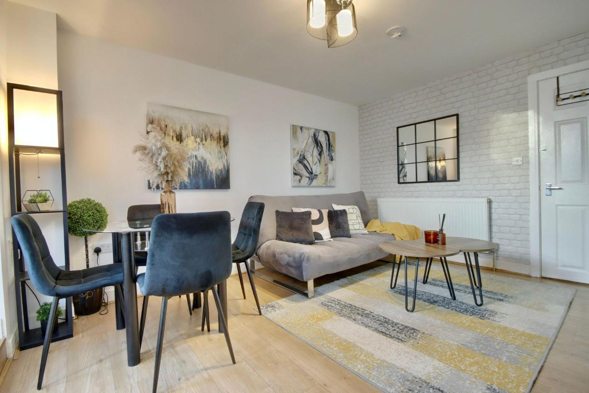 Southsea Getaway Apartment With Pool Table And Hot Tub Portsmouth Ngoại thất bức ảnh