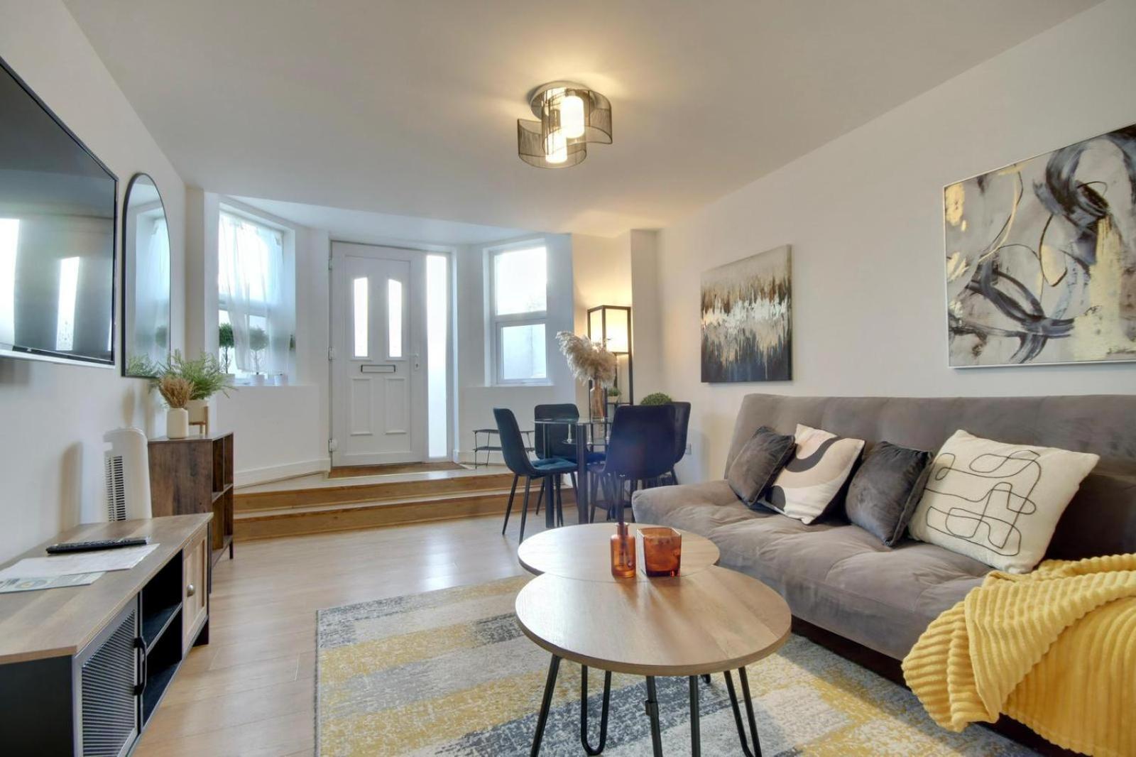 Southsea Getaway Apartment With Pool Table And Hot Tub Portsmouth Ngoại thất bức ảnh